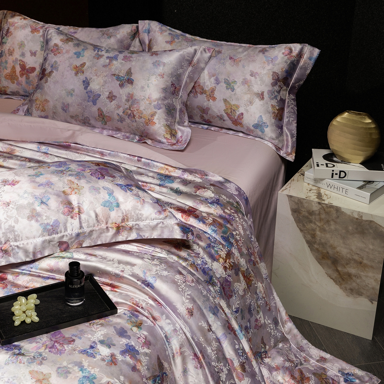 91家纺网 家纺一手货源 找家纺 太古汇家居 2025新款桑真丝提花+印花系列四件套 星光蝶影-粉