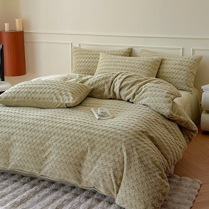 91家纺网 家纺一手货源 找家纺 618家纺 2025新款冬日温暖纯色法式浪漫云舒绒四件套 云舒绒-菱光绿