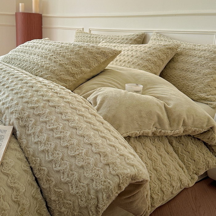 91家纺网 家纺一手货源 找家纺 618家纺 2025新款冬日温暖纯色法式浪漫云舒绒四件套 云舒绒-菱光绿