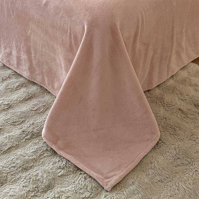 91家纺网 家纺一手货源 找家纺 618家纺 2025新款冬日温暖纯色法式浪漫云舒绒四件套 云舒绒-菱光粉