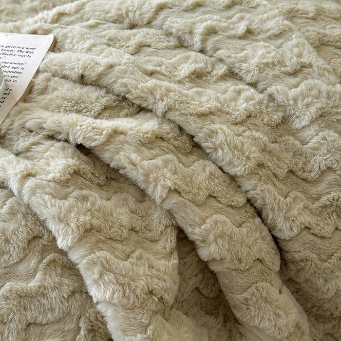 91家纺网 家纺一手货源 找家纺 618家纺 2025新款冬日温暖纯色法式浪漫云舒绒四件套 云舒绒-菱光绿