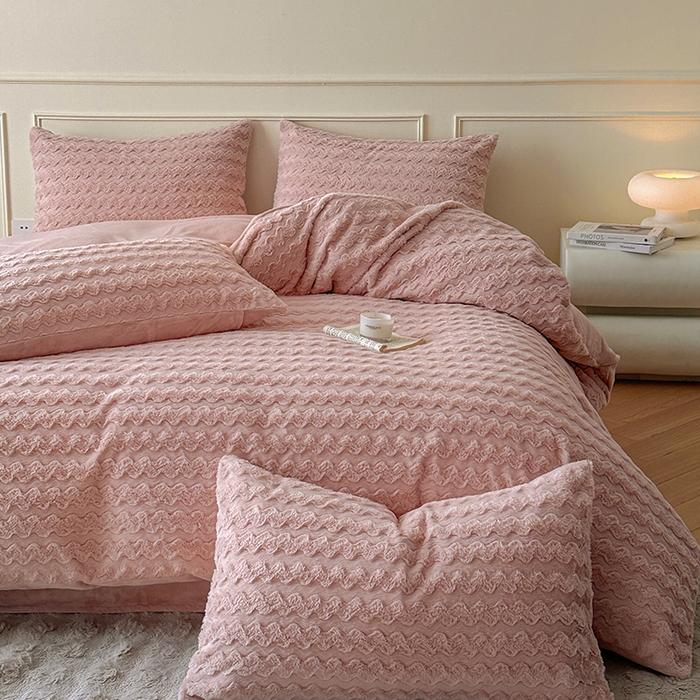 91家纺网 家纺一手货源 找家纺 618家纺 2025新款冬日温暖纯色法式浪漫云舒绒四件套 云舒绒-菱光粉