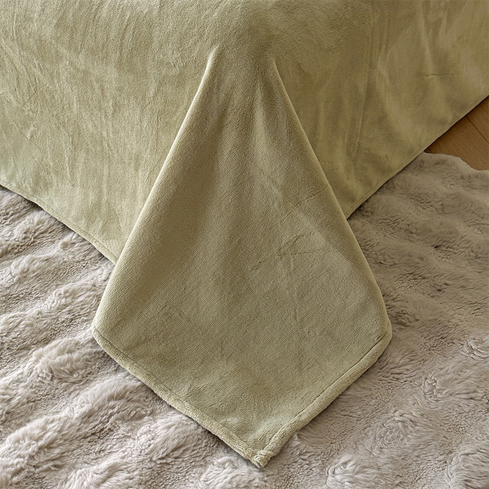 91家纺网 家纺一手货源 找家纺 618家纺 2025新款冬日温暖纯色法式浪漫云舒绒四件套 云舒绒-菱光绿