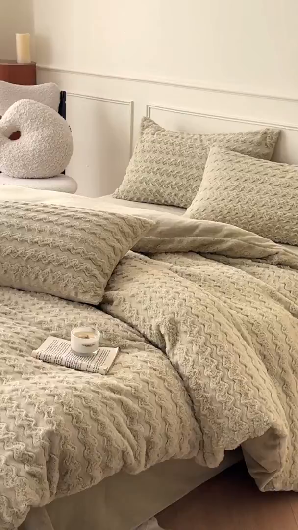 91家纺网 家纺一手货源 找家纺 618家纺 2025新款冬日温暖纯色法式浪漫云舒绒四件套 云舒绒-菱光绿