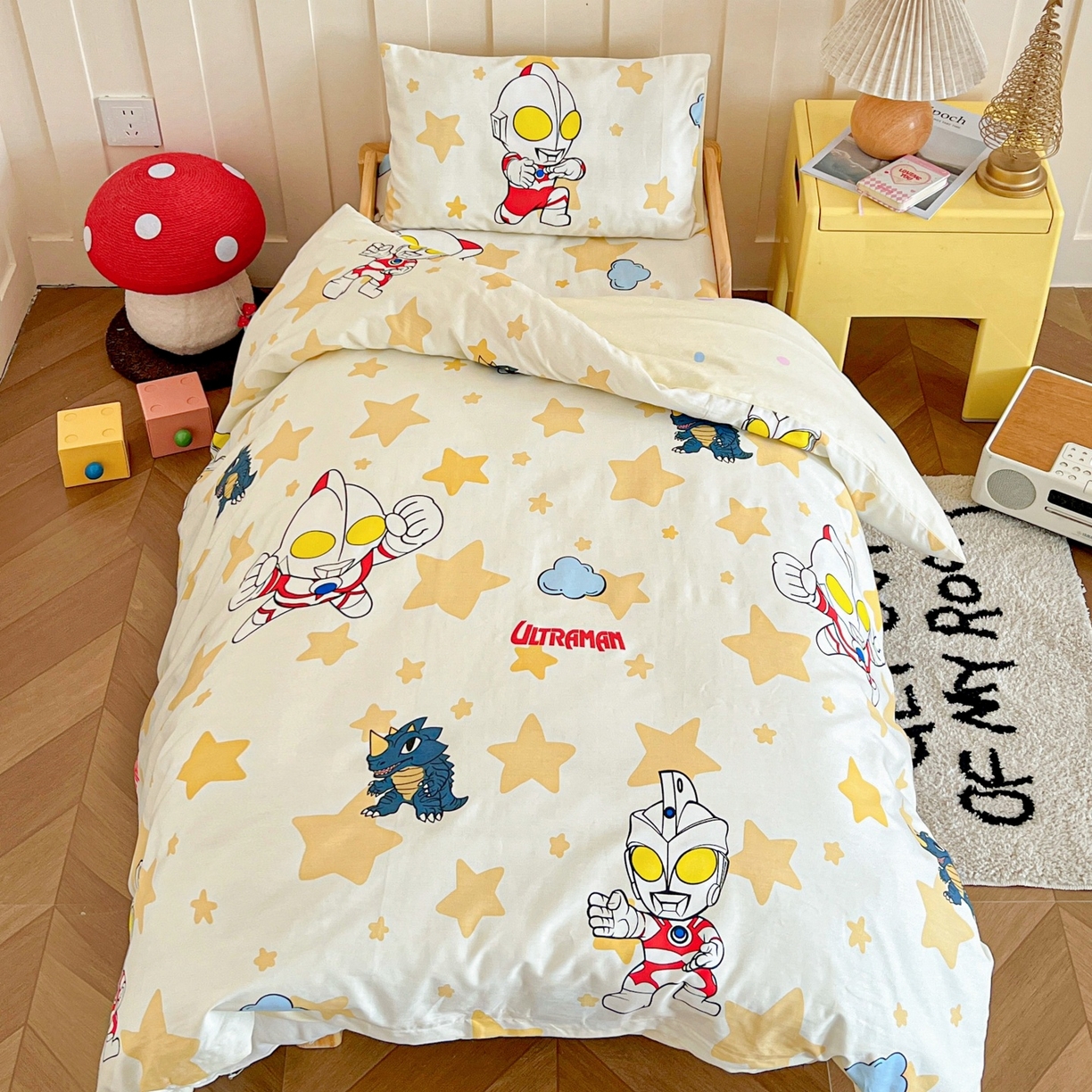 91家纺网 家纺一手货源 找家纺 名兮家居 2025新款全棉小版经典奥特曼-三丽鸥幼儿园儿童套件【含防伪标】 星星奥特曼