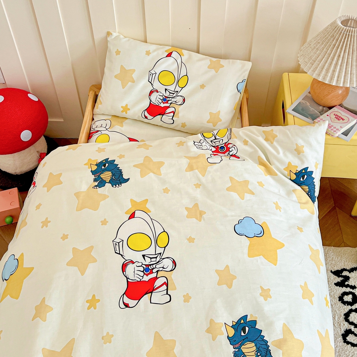 91家纺网 家纺一手货源 找家纺 名兮家居 2025新款全棉小版经典奥特曼-三丽鸥幼儿园儿童套件【含防伪标】 星星奥特曼