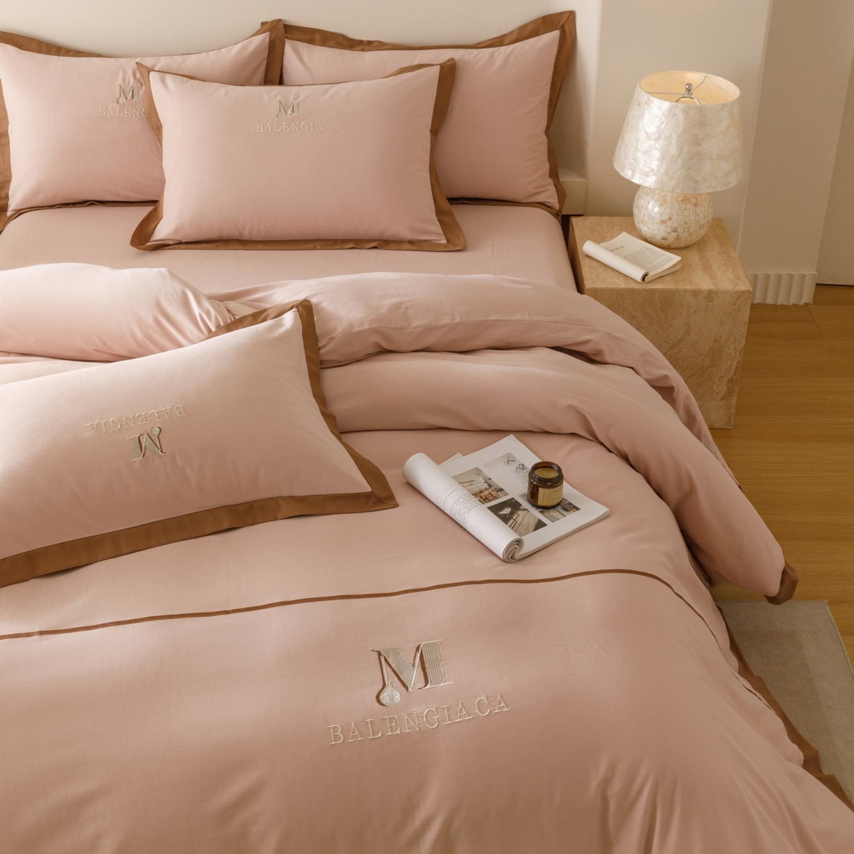 91家纺网 家纺一手货源 找家纺 （总）艾莱家纺 2025新款A类50S云柔棉加密柔顺磨毛四件套-依人梦