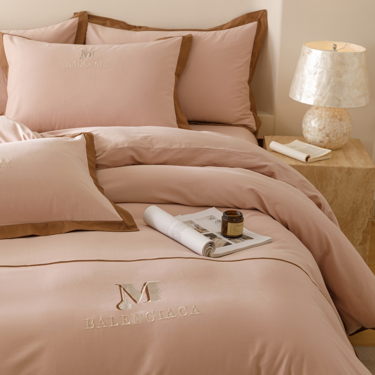 91家纺网 家纺一手货源 找家纺 （总）艾莱家纺 2025新款A类50S云柔棉加密柔顺磨毛四件套-依人梦