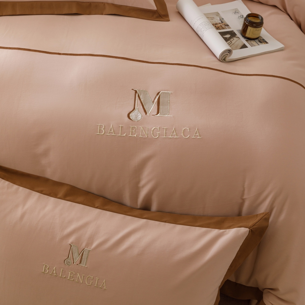 91家纺网 家纺一手货源 找家纺 艾莱家纺 2025新款A类50S云柔棉加密柔顺磨毛四件套-依人梦 依人梦-巴黎粉