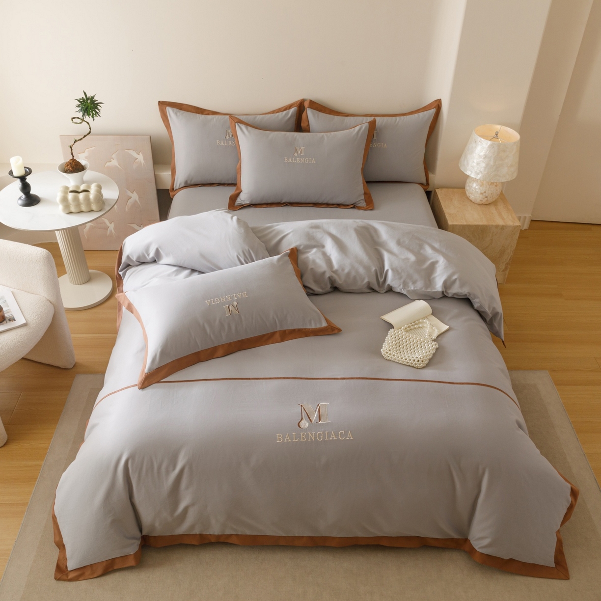 91家纺网 家纺一手货源 找家纺 艾莱家纺 2025新款A类50S云柔棉加密柔顺磨毛四件套-依人梦 依人梦-高级灰