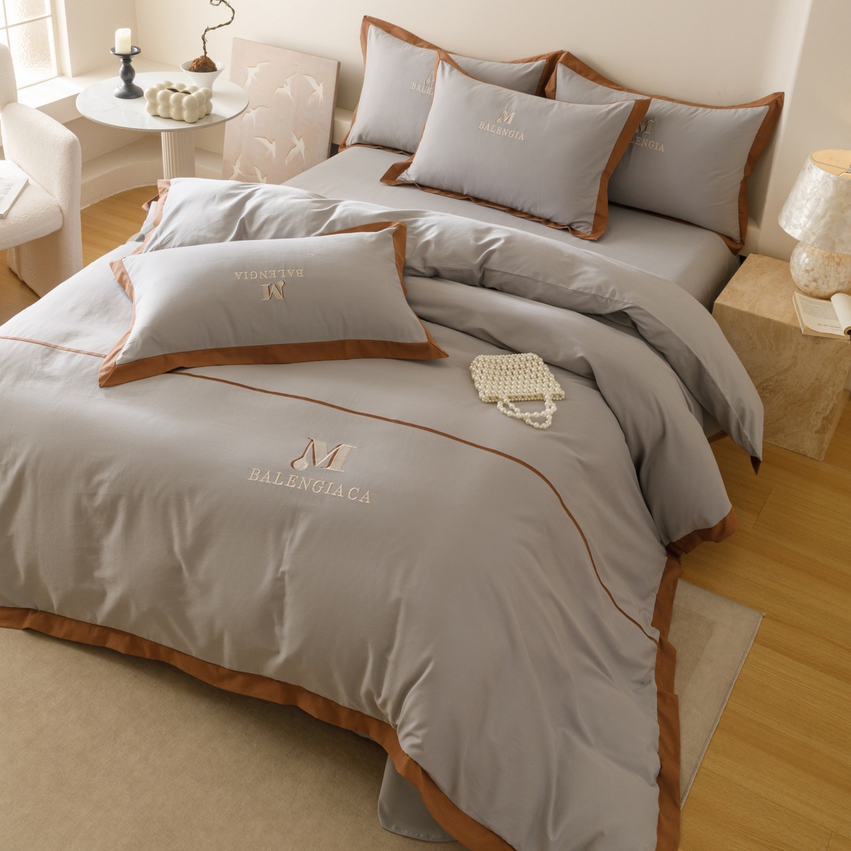 91家纺网 家纺一手货源 找家纺 艾莱家纺 2025新款A类50S云柔棉加密柔顺磨毛四件套-依人梦 依人梦-高级灰