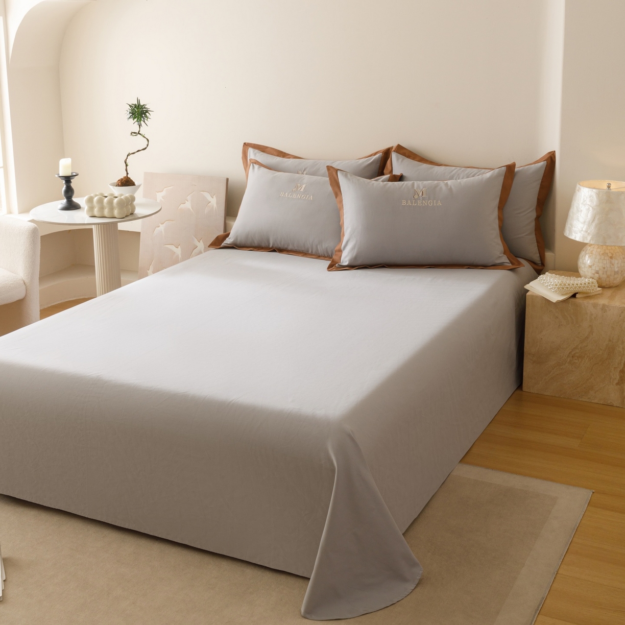 91家纺网 家纺一手货源 找家纺 艾莱家纺 2025新款A类50S云柔棉加密柔顺磨毛四件套-依人梦 依人梦-高级灰