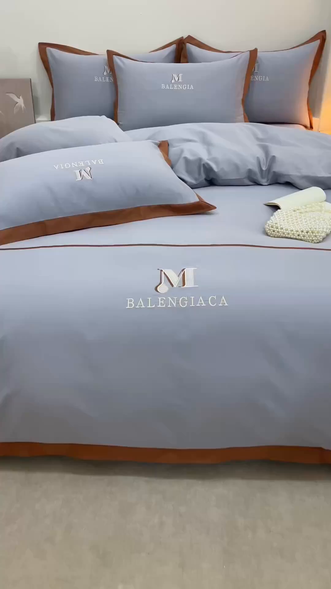 91家纺网 家纺一手货源 找家纺 艾莱家纺 2025新款A类50S云柔棉加密柔顺磨毛四件套-依人梦 依人梦-高级灰