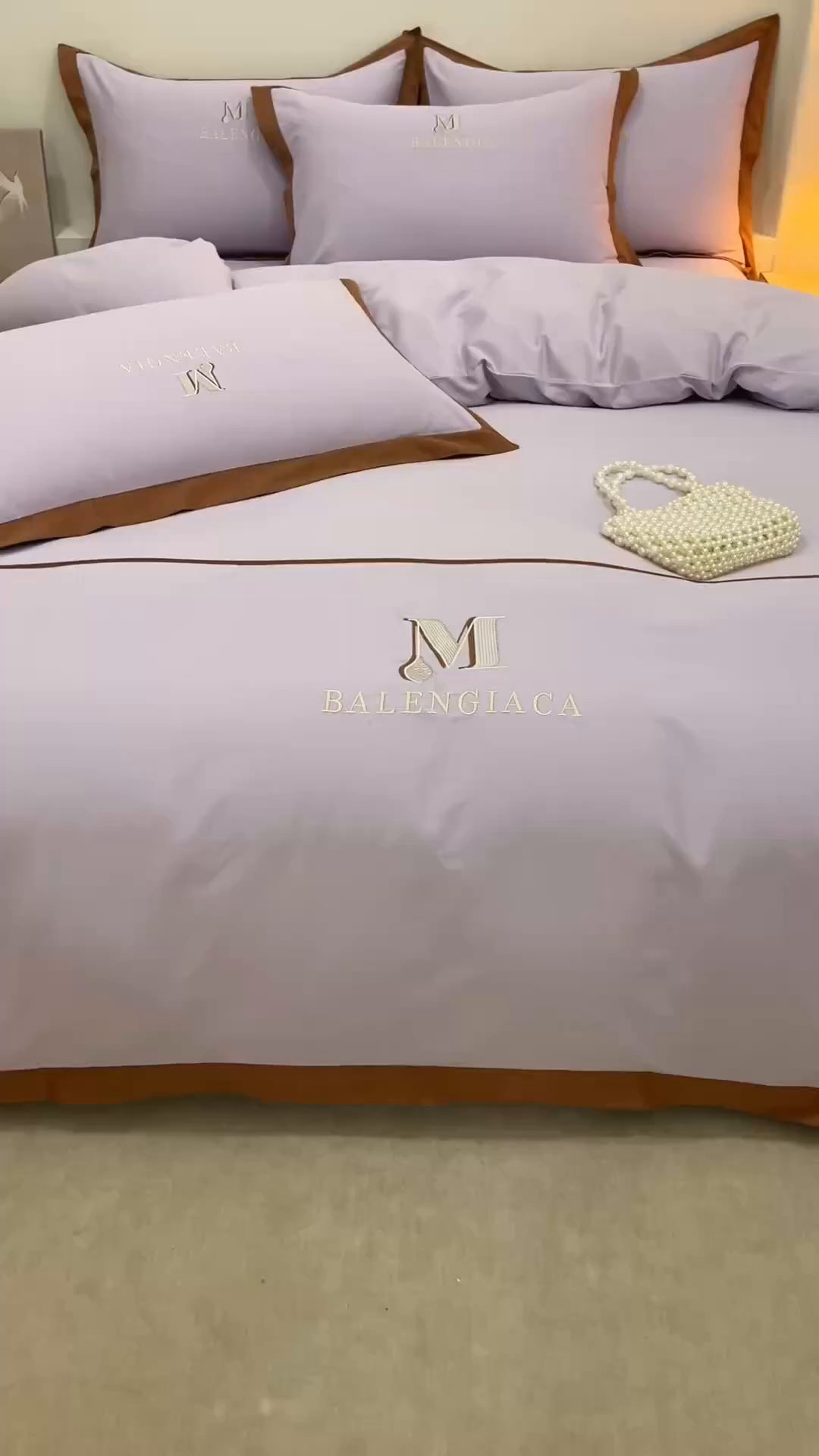 91家纺网 家纺一手货源 找家纺 艾莱家纺 2025新款A类50S云柔棉加密柔顺磨毛四件套-依人梦 依人梦-浪漫紫