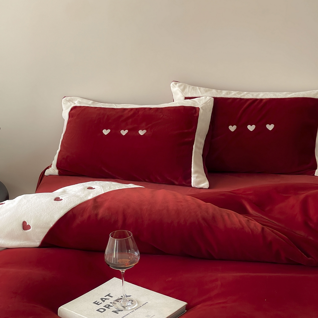 91家纺网 家纺一手货源 找家纺 （总）西西家居 2025新款全消光230g牛奶绒四件套-心心相印（各平台严格控价劵后不低于338元起! 会员-20元）