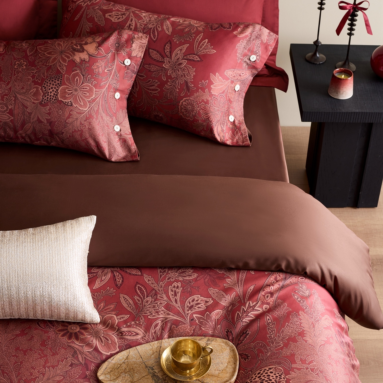 91家纺网 家纺一手货源 找家纺 涞澳家纺 2025新款婚庆印花四件套 翡色倾慕