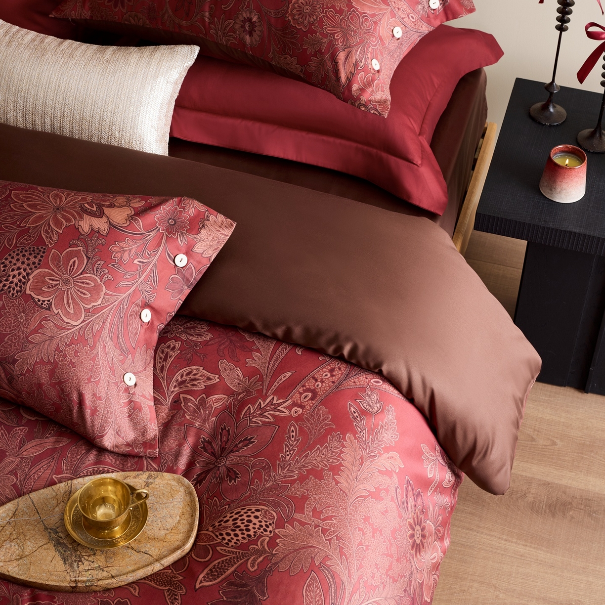 91家纺网 家纺一手货源 找家纺 涞澳家纺 2025新款婚庆印花四件套 翡色倾慕