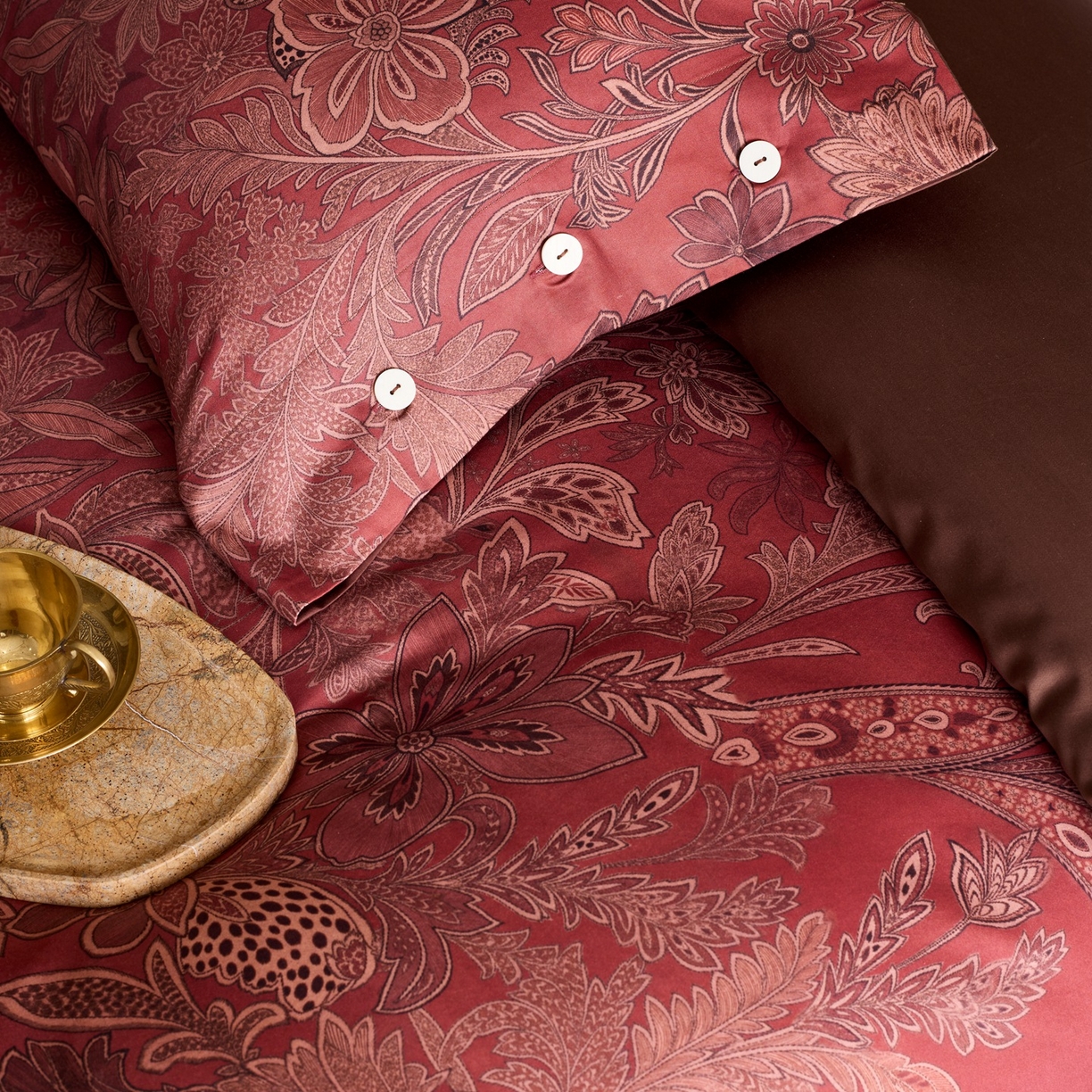 91家纺网 家纺一手货源 找家纺 涞澳家纺 2025新款婚庆印花四件套 翡色倾慕