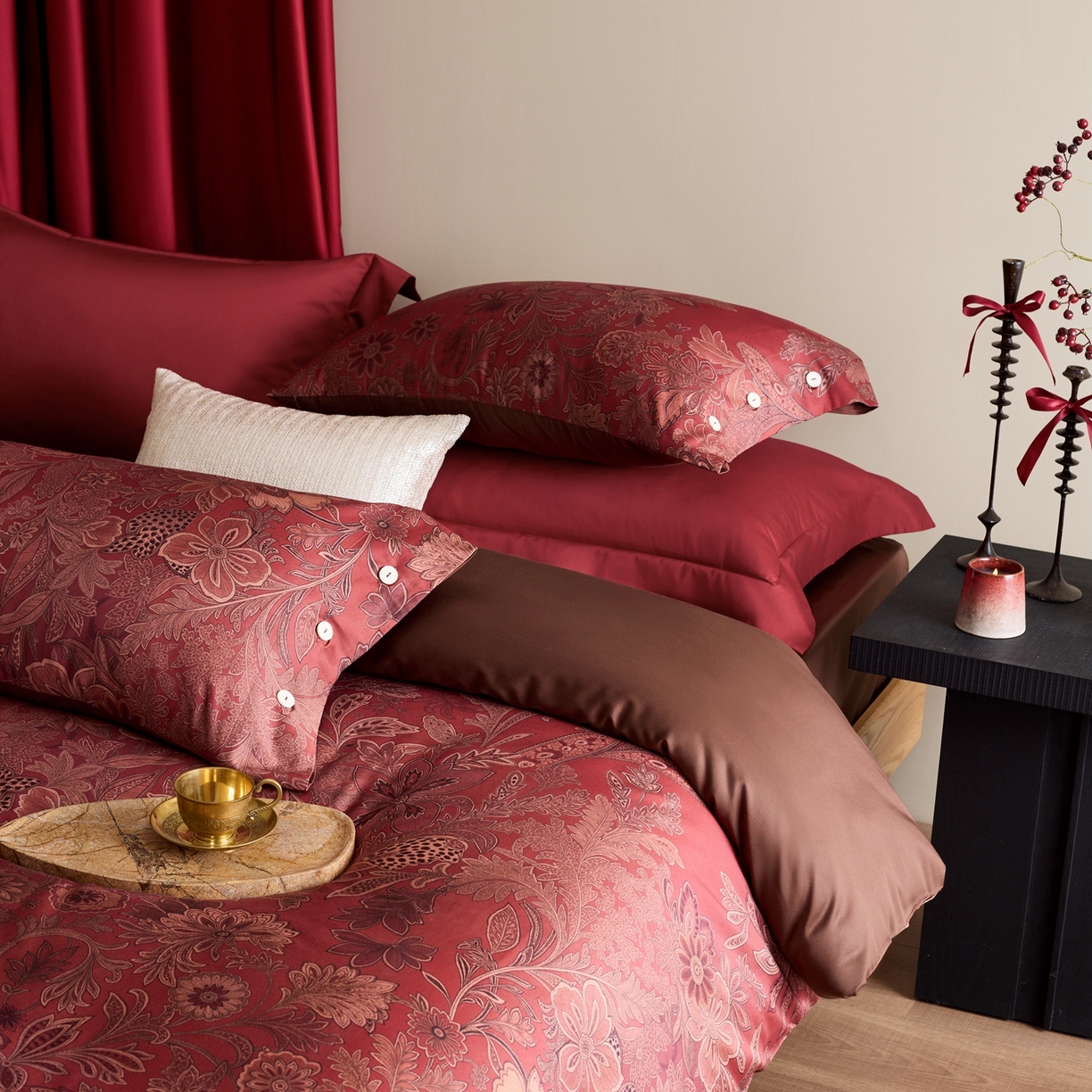 91家纺网 家纺一手货源 找家纺 涞澳家纺 2025新款婚庆印花四件套 翡色倾慕