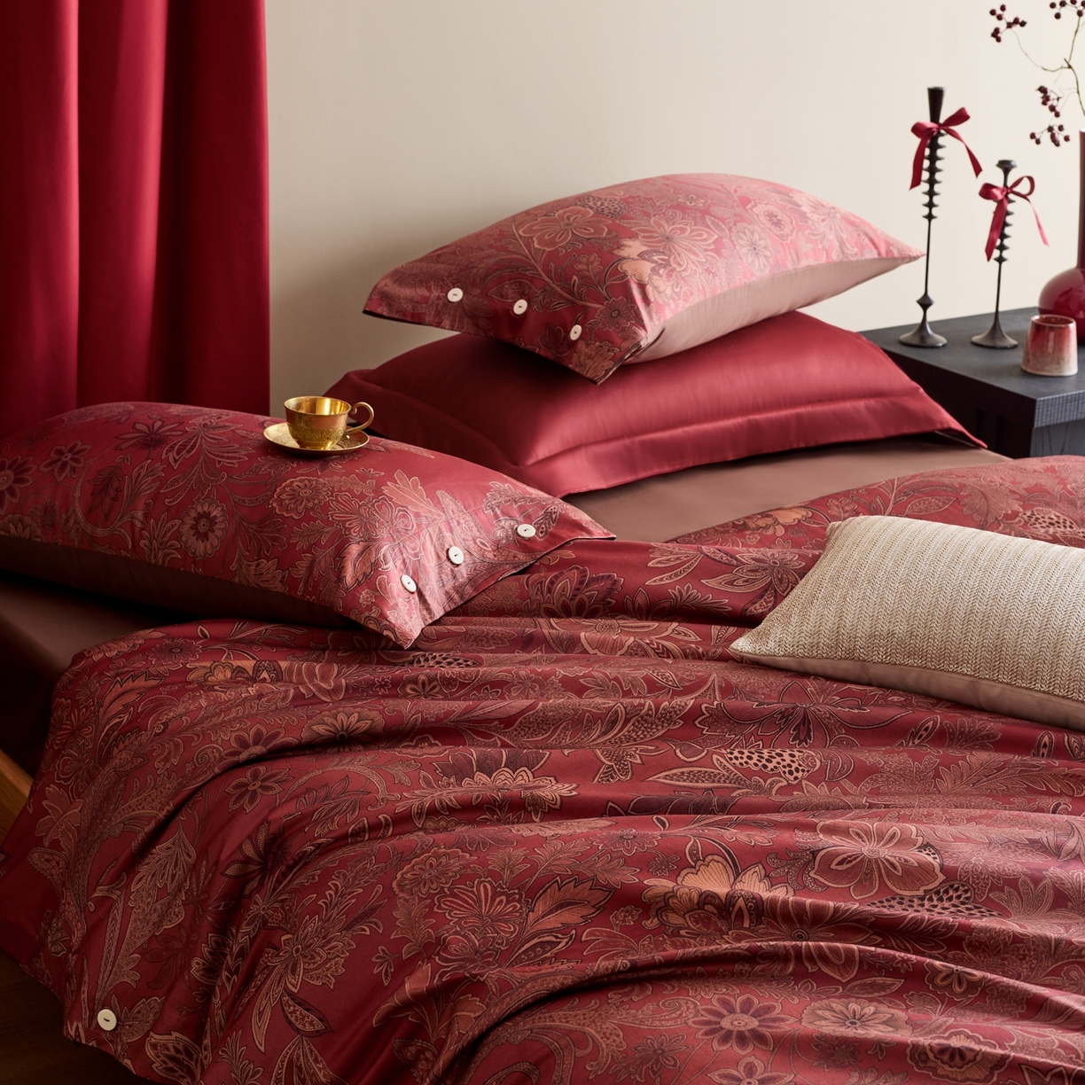 91家纺网 家纺一手货源 找家纺 涞澳家纺 2025新款婚庆印花四件套 翡色倾慕