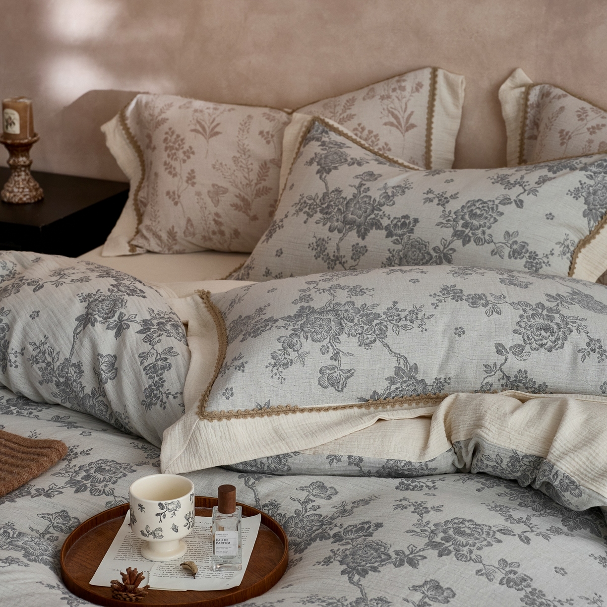 91家纺网 家纺一手货源 找家纺 涞澳家纺 2025新款棉麻皱皱纱四件套 花间影