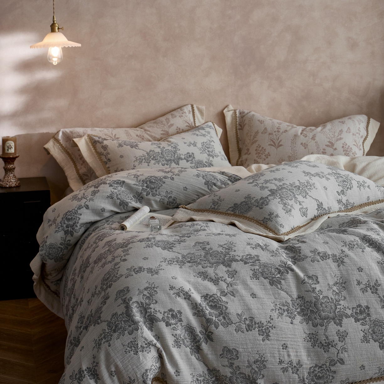 91家纺网 家纺一手货源 找家纺 涞澳家纺 2025新款棉麻皱皱纱四件套 花间影