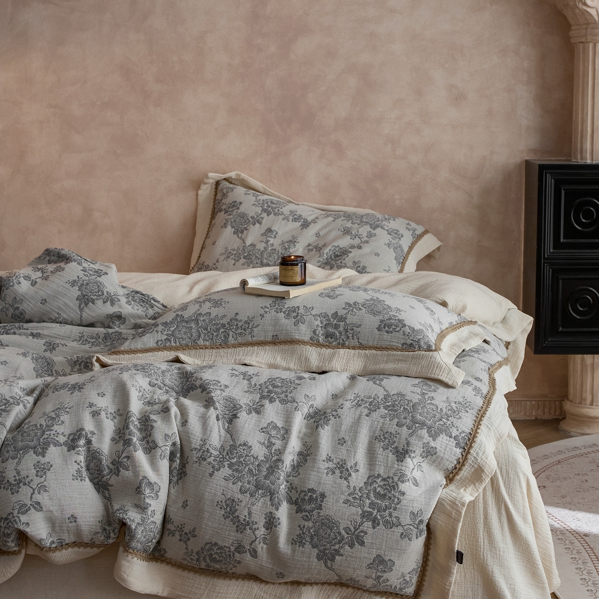 91家纺网 家纺一手货源 找家纺 涞澳家纺 2025新款棉麻皱皱纱四件套 花间影