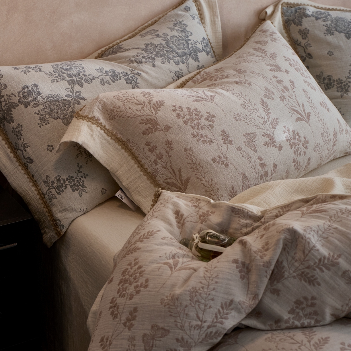 91家纺网 家纺一手货源 找家纺 涞澳家纺 2025新款棉麻皱皱纱四件套 听风絮