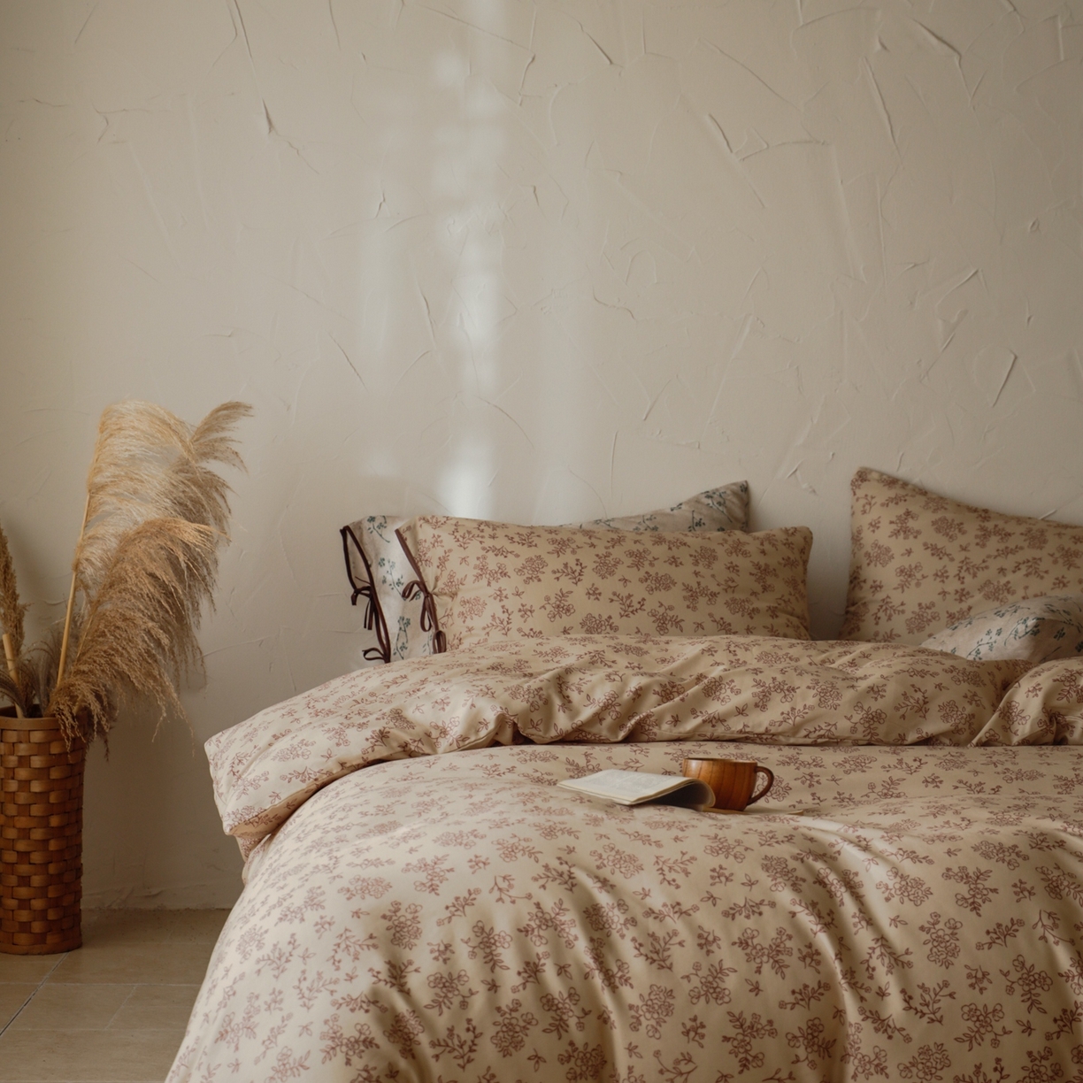 91家纺网 家纺一手货源 找家纺 涞澳家纺 2025新款全棉纯棉软烟纱四件套 落樱纷飞