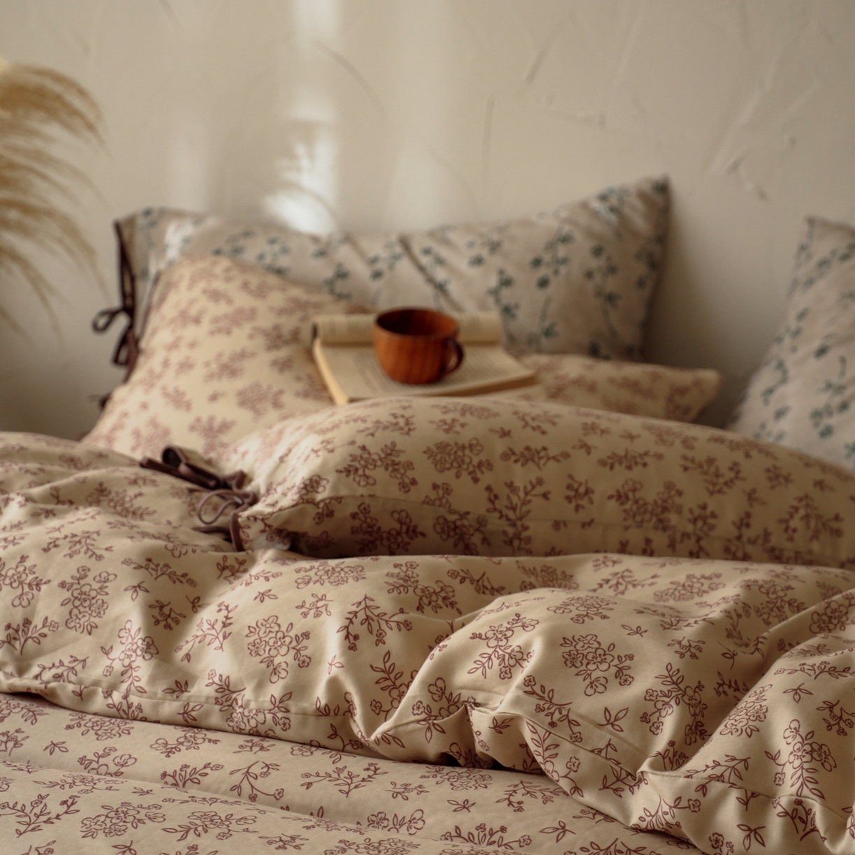 91家纺网 家纺一手货源 找家纺 涞澳家纺 2025新款全棉纯棉软烟纱四件套 落樱纷飞