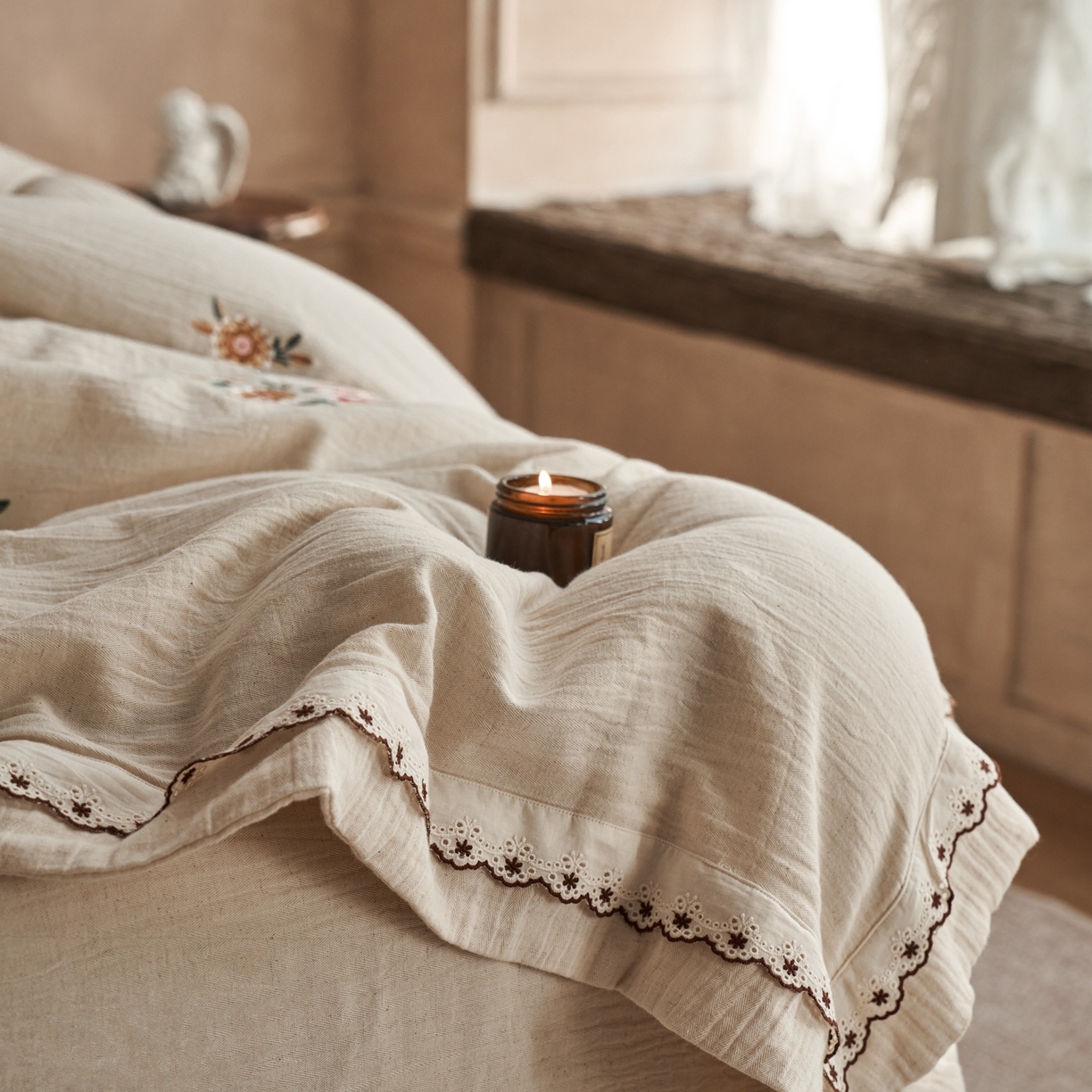 91家纺网 家纺一手货源 找家纺 涞澳家纺 2025新款棉麻皱皱纱四件套 一山春色-白