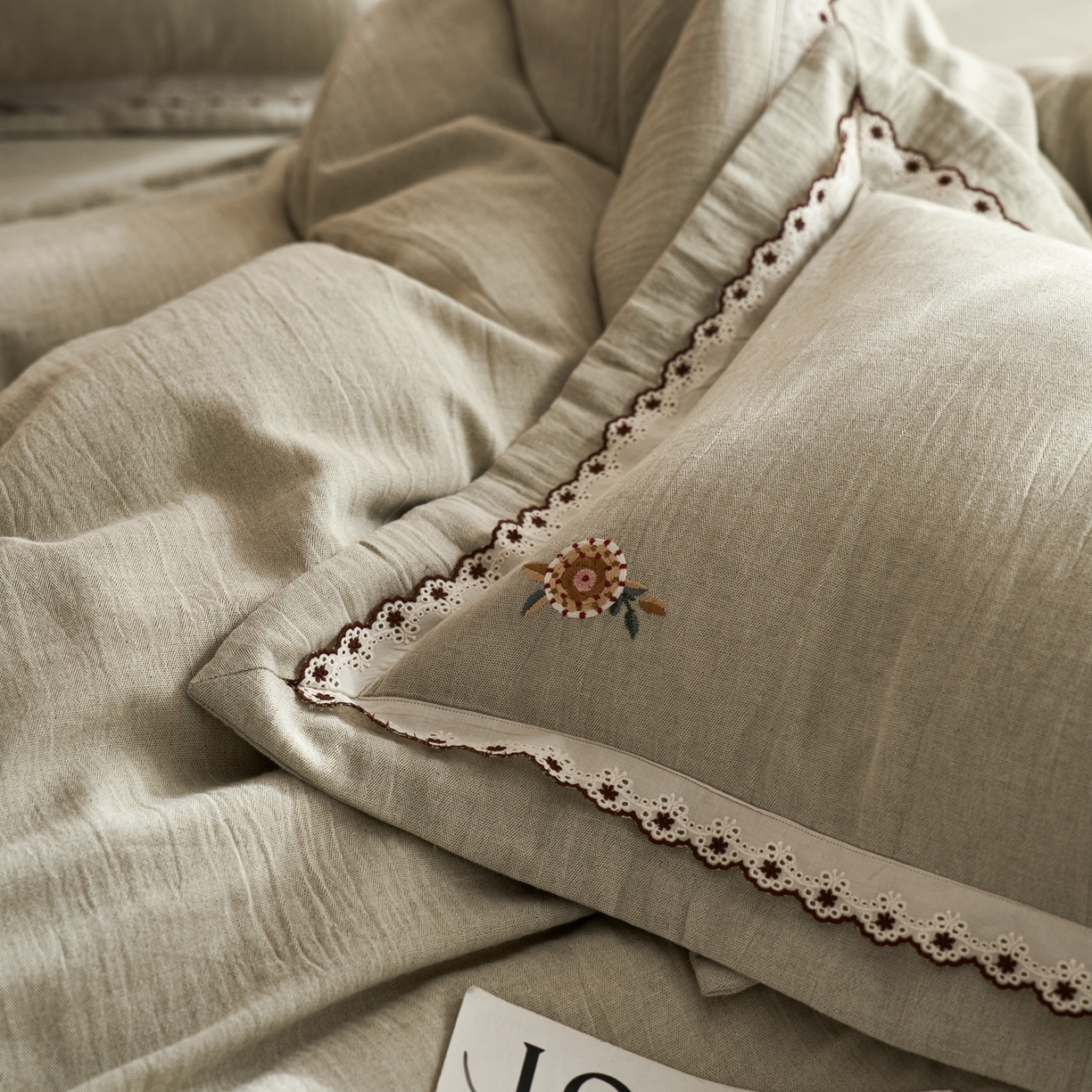 91家纺网 家纺一手货源 找家纺 涞澳家纺 2025新款棉麻皱皱纱四件套 一山春色-绿