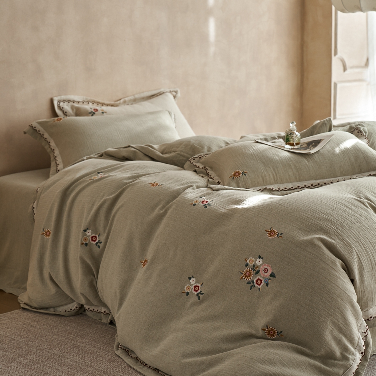 91家纺网 家纺一手货源 找家纺 涞澳家纺 2025新款棉麻皱皱纱四件套 一山春色-绿