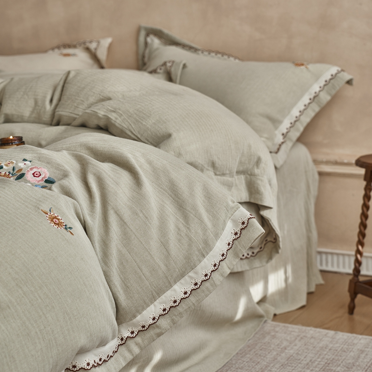 91家纺网 家纺一手货源 找家纺 涞澳家纺 2025新款棉麻皱皱纱四件套 一山春色-绿