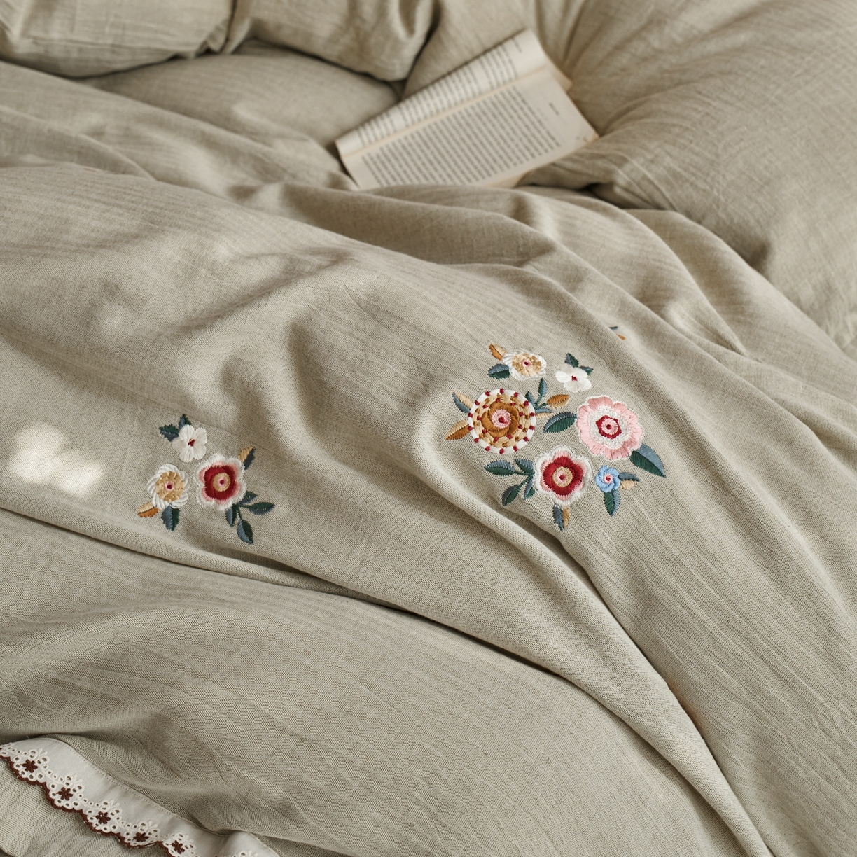 91家纺网 家纺一手货源 找家纺 涞澳家纺 2025新款棉麻皱皱纱四件套 一山春色-绿