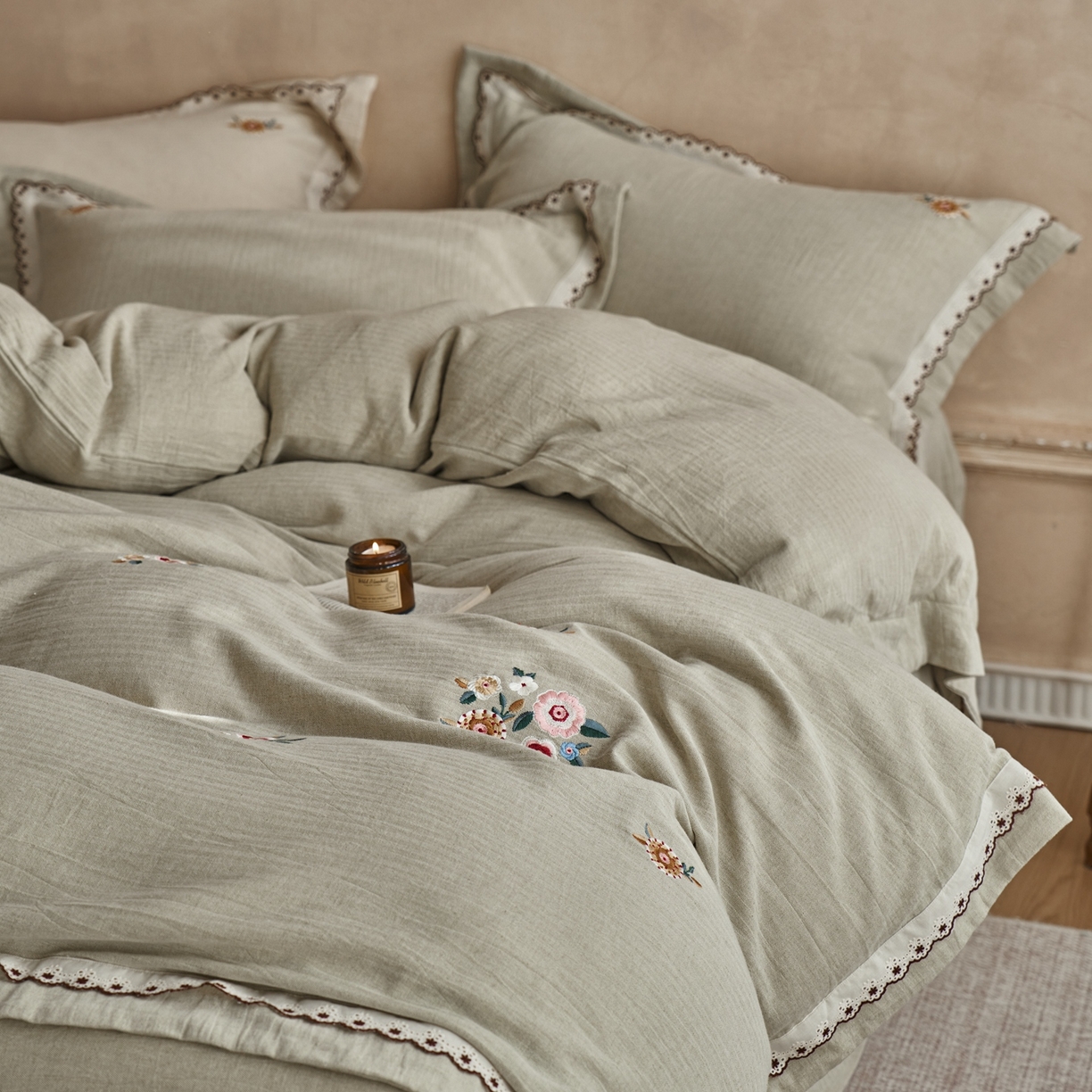 91家纺网 家纺一手货源 找家纺 涞澳家纺 2025新款棉麻皱皱纱四件套 一山春色-绿