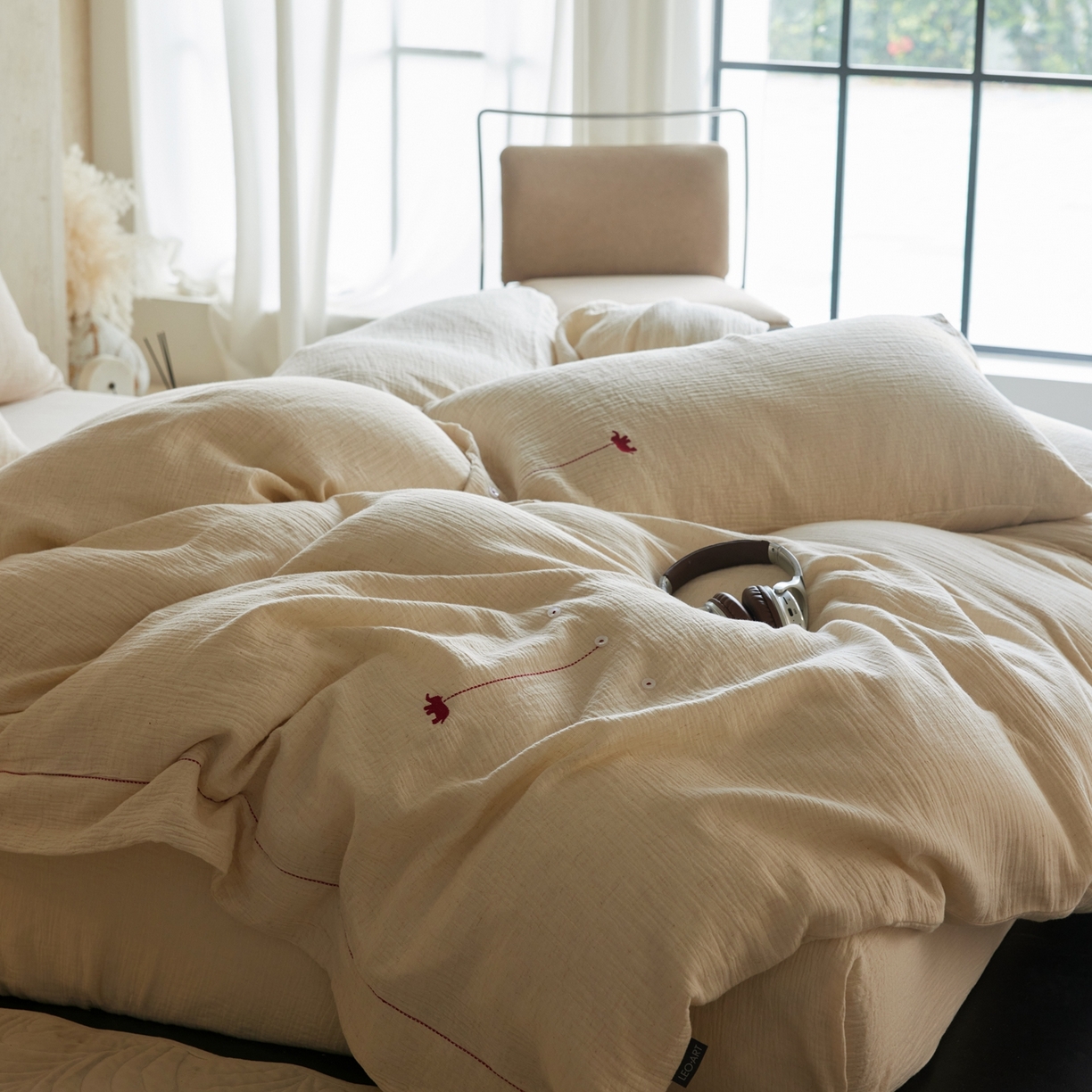 91家纺网 家纺一手货源 找家纺 涞澳家纺 2025新款棉麻皱皱纱四件套 梵象-白