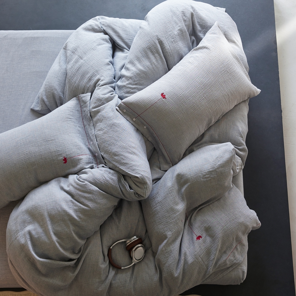 91家纺网 家纺一手货源 找家纺 涞澳家纺 2025新款棉麻皱皱纱四件套 梵象-蓝