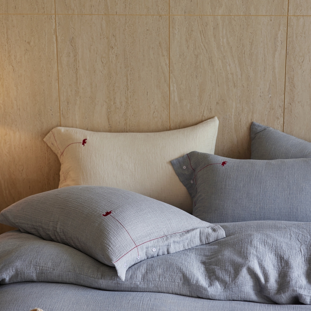 91家纺网 家纺一手货源 找家纺 涞澳家纺 2025新款棉麻皱皱纱四件套 梵象-蓝