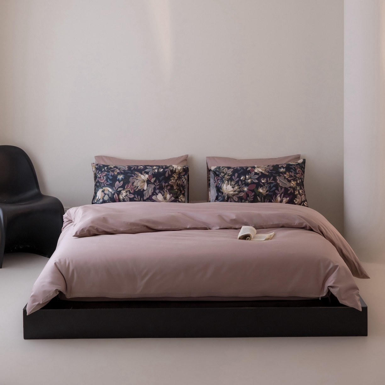 91家纺网 家纺一手货源 找家纺 （总）涞澳家纺 2025新款全棉纯棉贡缎六件套(素色四件套+印花枕套）