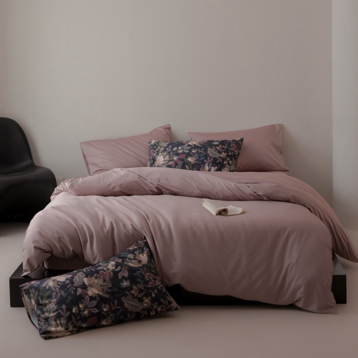 91家纺网 家纺一手货源 找家纺 （总）涞澳家纺 2025新款全棉纯棉贡缎六件套(素色四件套+印花枕套）