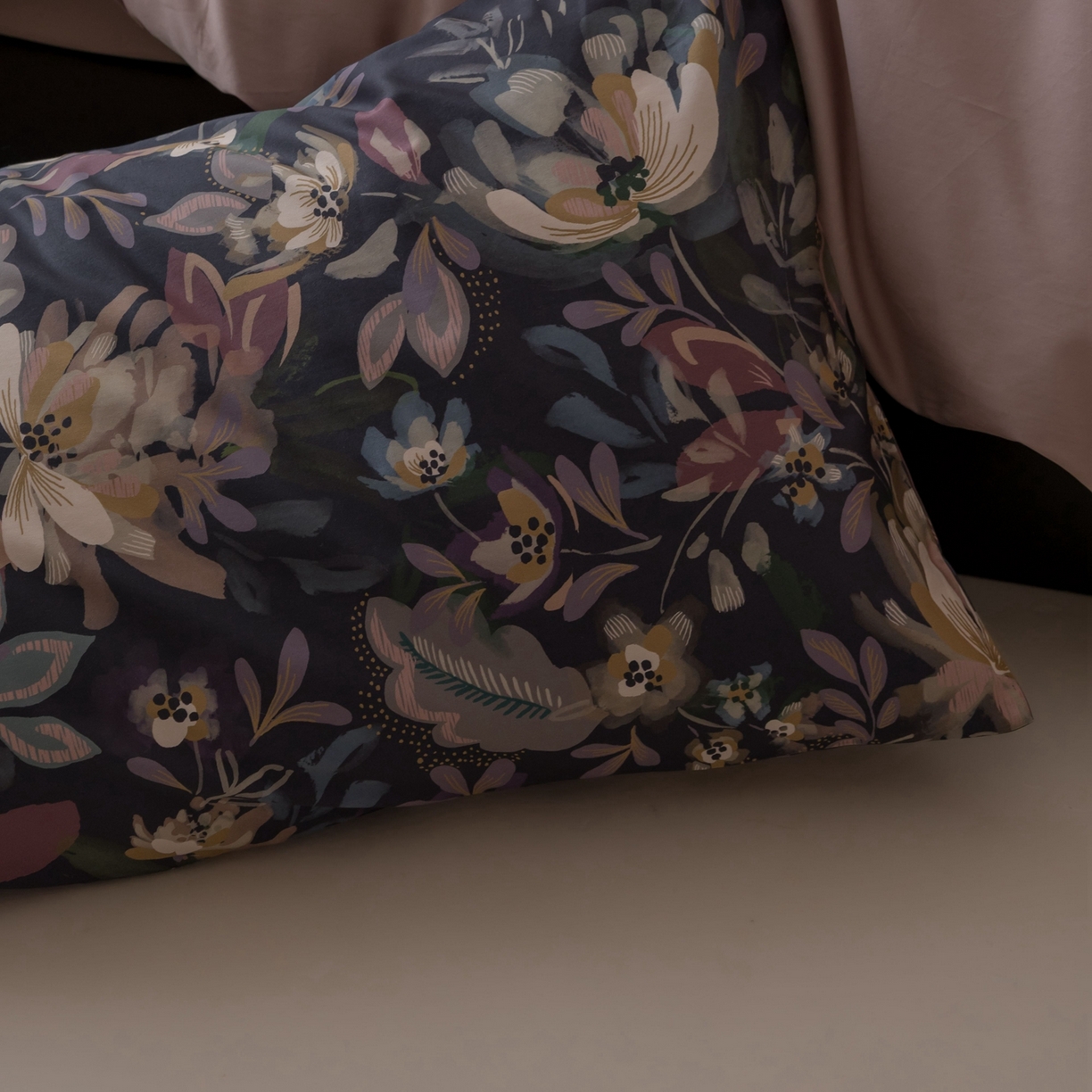 91家纺网 家纺一手货源 找家纺 （总）涞澳家纺 2025新款全棉纯棉贡缎六件套(素色四件套+印花枕套）