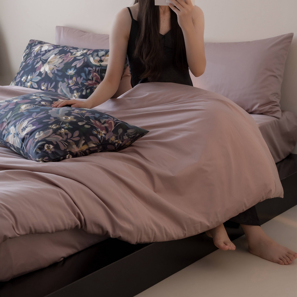 91家纺网 家纺一手货源 找家纺 （总）涞澳家纺 2025新款全棉纯棉贡缎六件套(素色四件套+印花枕套）