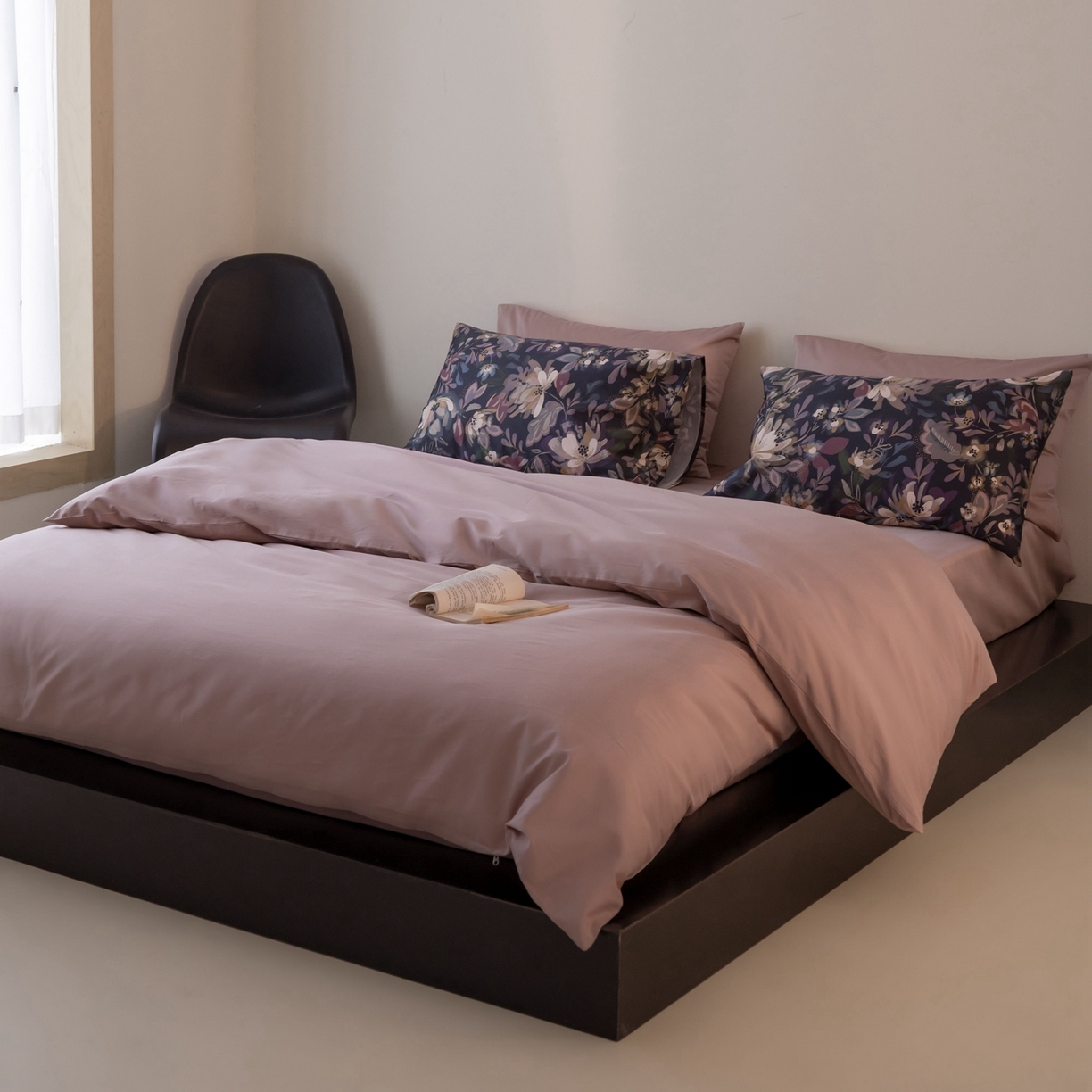 91家纺网 家纺一手货源 找家纺 涞澳家纺 2025新款全棉纯棉贡缎六件套(素色四件套+印花枕套） 澜花