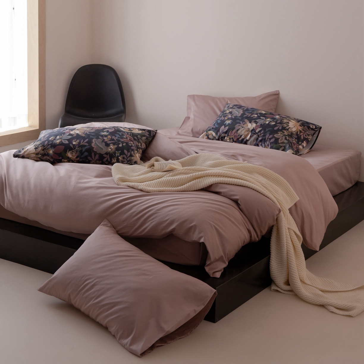 91家纺网 家纺一手货源 找家纺 涞澳家纺 2025新款全棉纯棉贡缎六件套(素色四件套+印花枕套） 澜花