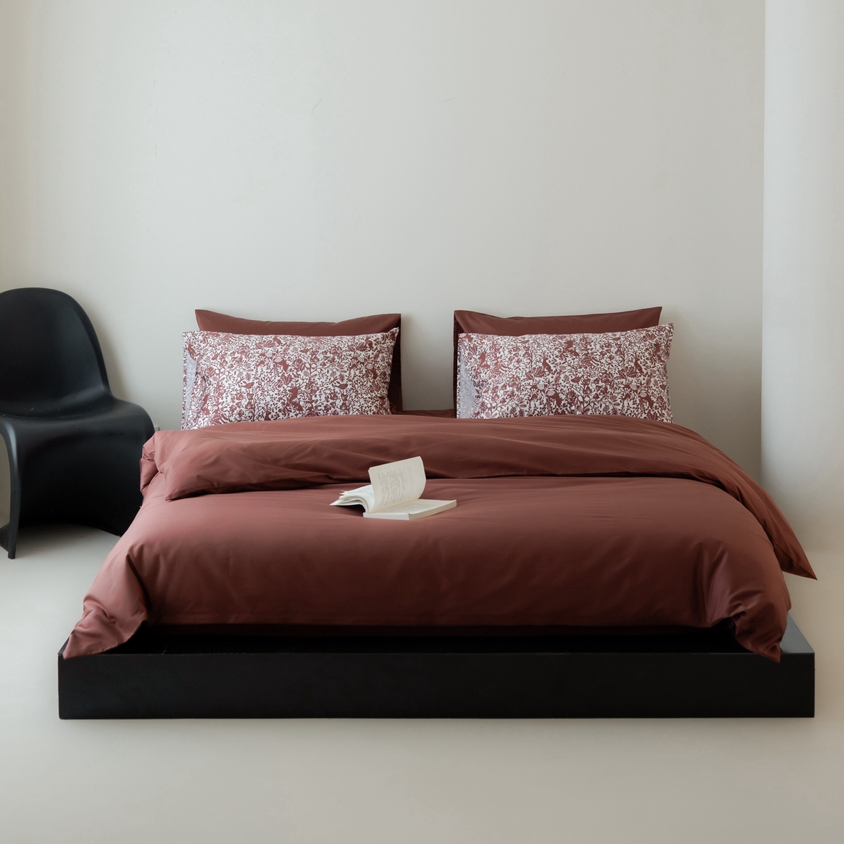 91家纺网 家纺一手货源 找家纺 涞澳家纺 2025新款全棉纯棉贡缎六件套(素色四件套+印花枕套） 荔椿