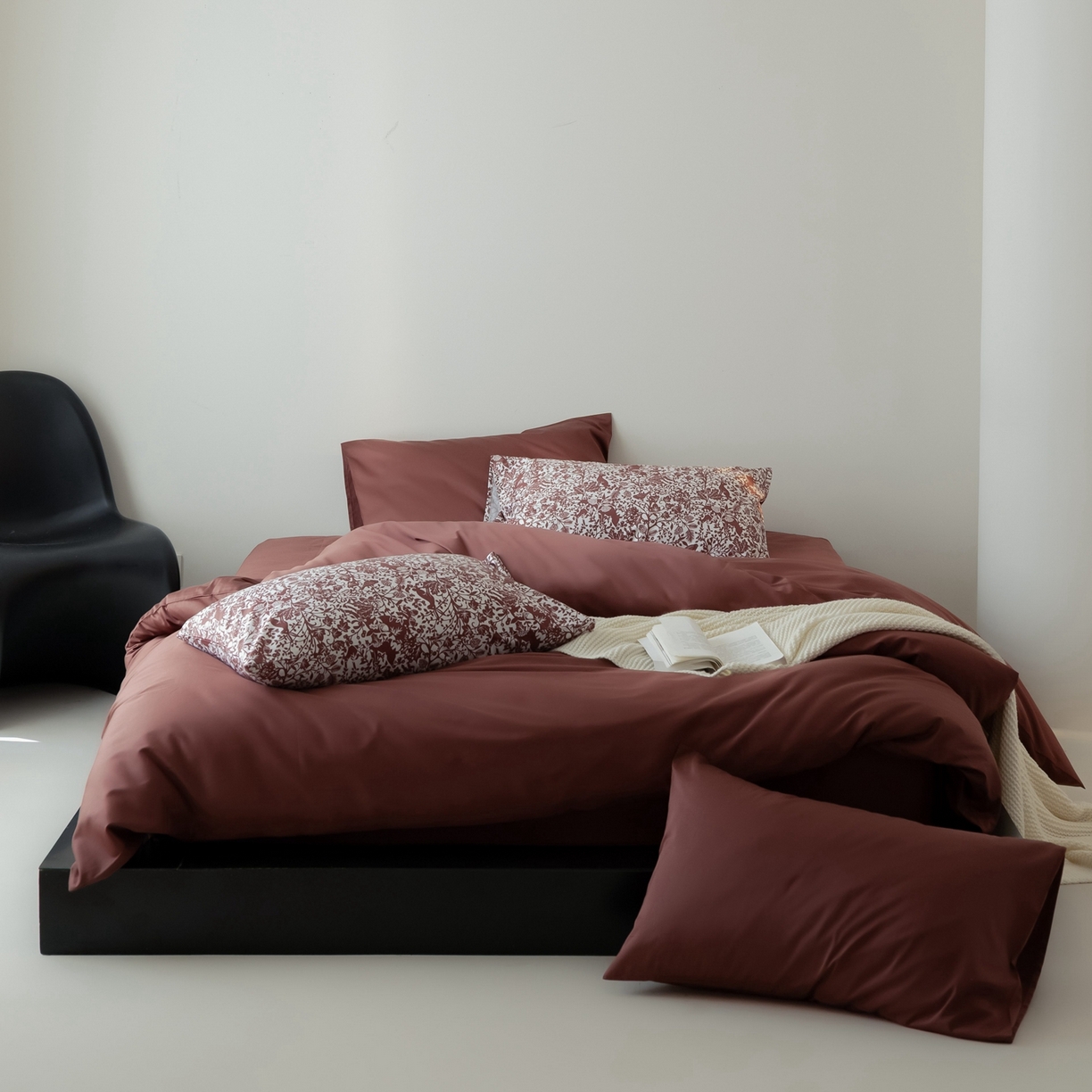 91家纺网 家纺一手货源 找家纺 涞澳家纺 2025新款全棉纯棉贡缎六件套(素色四件套+印花枕套） 荔椿