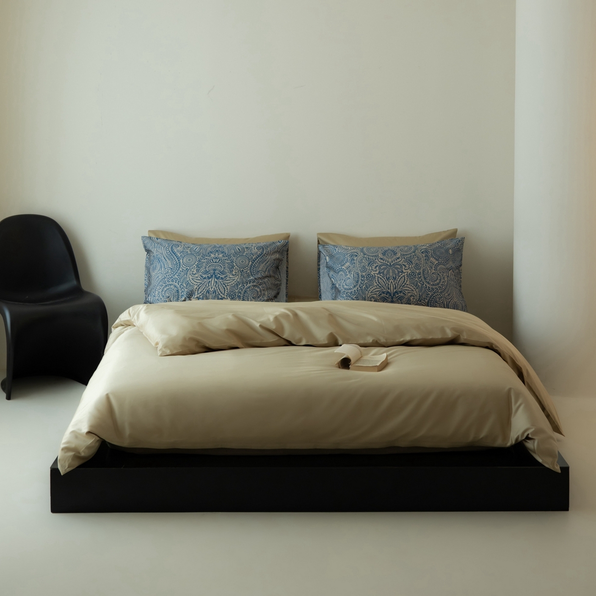 91家纺网 家纺一手货源 找家纺 涞澳家纺 2025新款全棉纯棉贡缎六件套(素色四件套+印花枕套） 赛娜