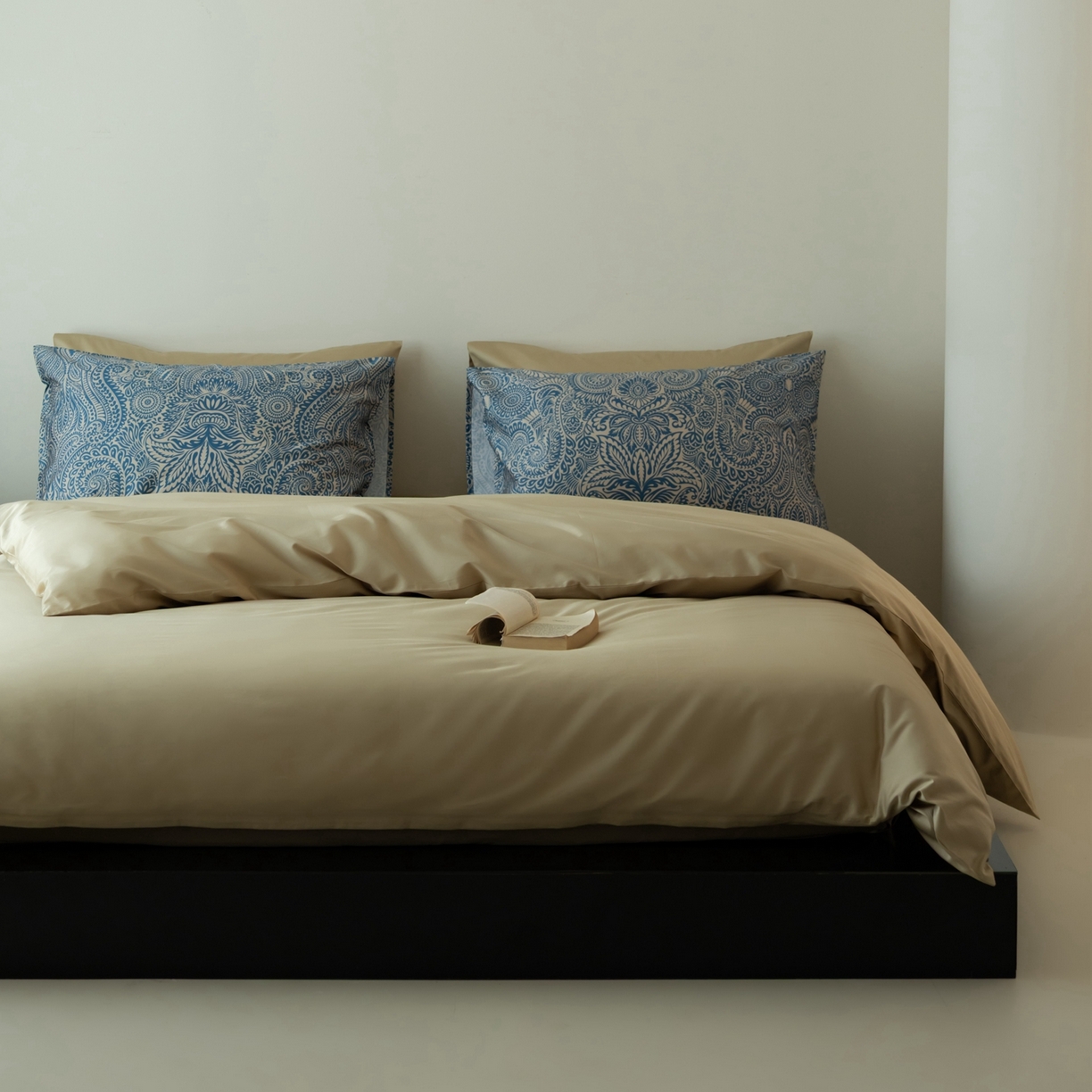 91家纺网 家纺一手货源 找家纺 涞澳家纺 2025新款全棉纯棉贡缎六件套(素色四件套+印花枕套） 赛娜