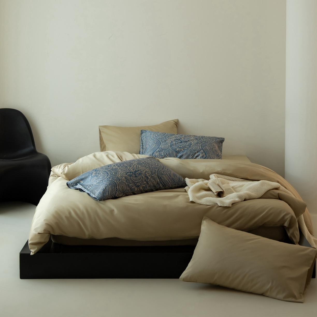 91家纺网 家纺一手货源 找家纺 涞澳家纺 2025新款全棉纯棉贡缎六件套(素色四件套+印花枕套） 赛娜